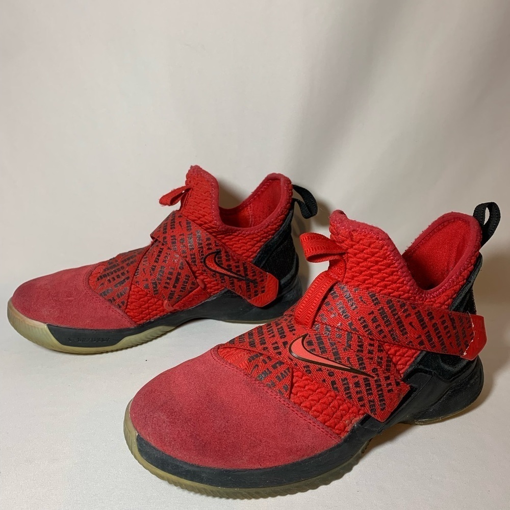 Nike Lebron James Soldier Red Basketball Shoes sz 5Y